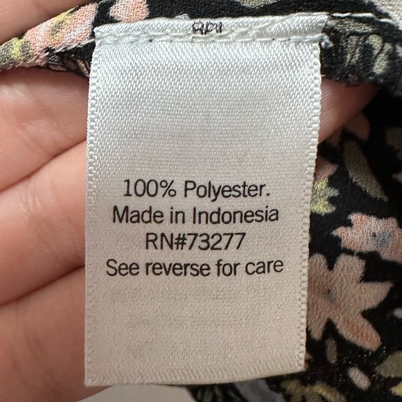 LC Lauren Conrad V-Neck Button-Front Blouse - Picture 9 of 10